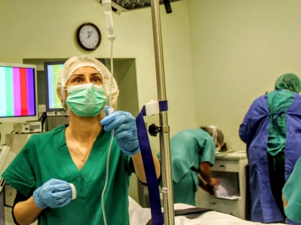 Kauno klinikų administracija siūlo šakos sutartyje profesinių sąjungų iškovotas papildomas garantijas taikyti visiems darbuotojams, ne tik profesinės sąjungos nariams. Profsąjungiečiai tvirtina, kad tai nesąžininga jų atžvilgiu.