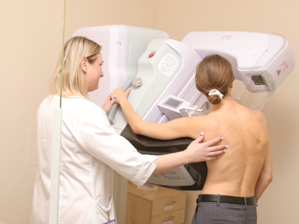 Mamografijų metu nustatoma apie 70 proc. ankstyvų krūtų vėžio atvejų. O pradėjus tinkamai gydyti ankstyvos stadijos krūtų vėžį išgyvenamumo lygis siekia 98 proc.