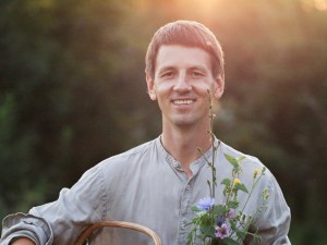 „Teiginys, kad vaistų nuo vėžio nėra, – netiesa. Bet jei pasakysi, kad vėžį gydo augalai – niekas nepatikės. Pasaulyje ieškoma sintetinio būdo, bet neieškoma, kaip padėti organizmui natūraliai įveikti ligą“, - sako VDU Žemės ūkio akademijos dėstytojas dr. Marius Lasinskas.