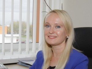 „Jei nuolat jautriai išgyvensime dalykus, kurių negalima pakeisti, ne padėsime sau, o tik suksimės neigiamų emocijų rate“, - Jonavos pirminės sveikatos priežiūros centro vadovė Asta Sivolovienė.