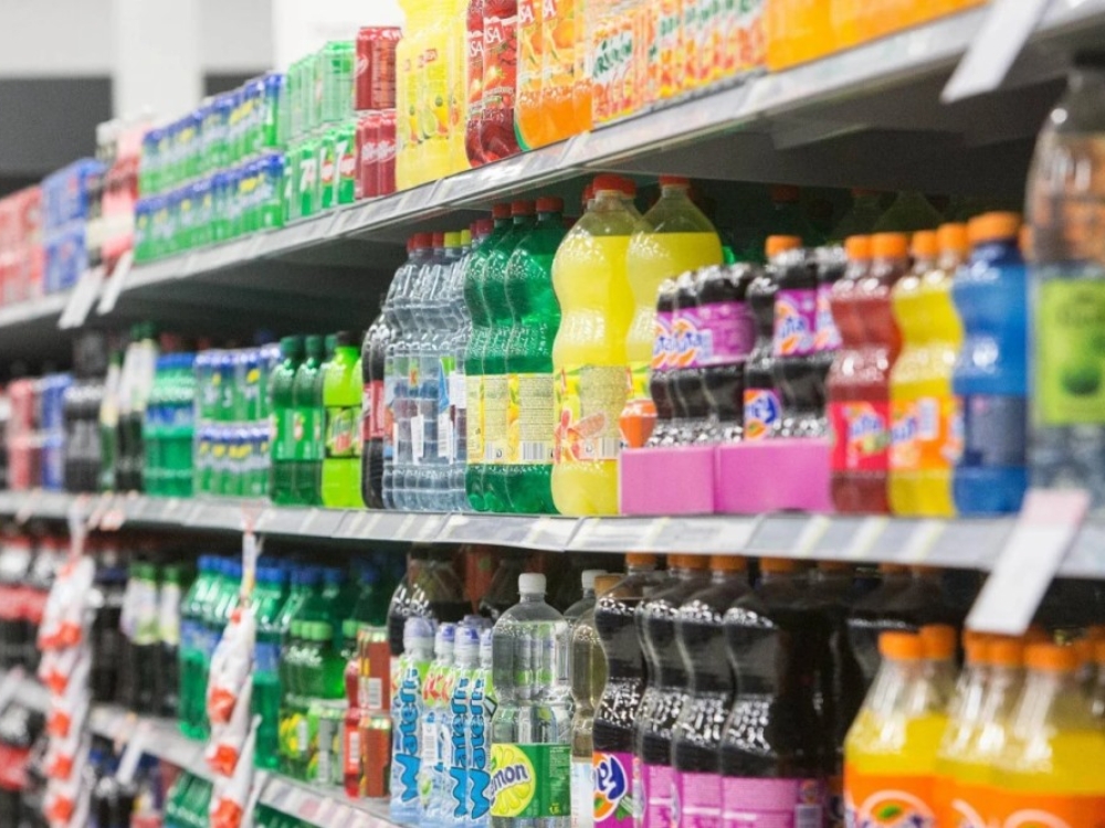 Siūloma nuo kitų metų sausio 1 dienos apmokestinti pridėtiniu cukrumi arba saldikliais saldintus nealkoholinius gėrimus. Tačiau verslo atstovų nuomone, vienos siauros produktų kategorijos apmokestinimas ir tik cukraus vartojimo mažinimas nėra pakankama priemonė reikšmingam visuomenės sveikatos pokyčiui pasiekti. 