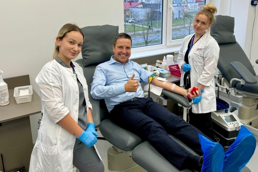 „Pastebime, kad donorų skaičius Lietuvoje auga. Pernai surinkome rekordinį donacijų kiekį – 77 tūkstančius! Per 101 kraujo donorystės metus Lietuvoje niekada nebuvo tiek surinkta“, – sako Nacionalinis kraujo centro vadovas Daumantas Gutauskas.
