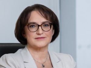 „Komunikacija su savivaldybėmis ir partneriais – dar vienas žingsnis, kuris turi būti žengiamas tobulinant GMP tarnybos veiklą. Turi būti telkiami savivaldybių, socialinių partnerių ir kitų institucijų pajėgumai, siekiant užtikrinti sklandų pereinamąjį laikotarpį ir paslaugų tęstinumą šalyje“, – sako sveikatos apsaugos viceministrė Laimutė Vaidelienė.