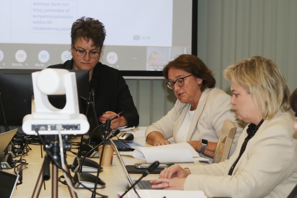 Seimo Sveikatos reikalų komitete svarstytos pavėžėjimo paslaugos bėdos ir finansai.