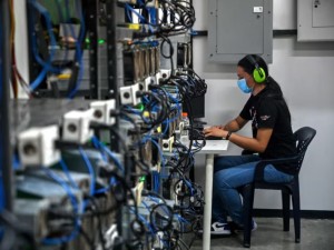 Bitkoinų ferma neleido miegoti šešis mėnesius