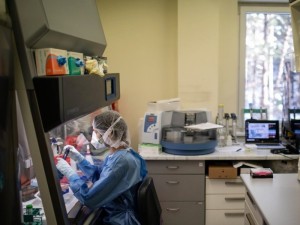 Liepos 22 d. Lietuvoje prasidės žmogaus biologinės stebėsenos ir sveikatos tyrimas, kuris yra tarptautinio tyrimo dalis, siekiant nustatyti, kiek ir kokių pavojingų cheminių medžiagų yra žmonių organizmuose, galimą jų poveikį sveikatai.