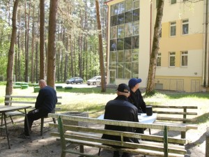 Alytaus apskrities tuberkuliozės ligoninė – dar neseniai buvo vienintelė savarankiška ligoninė šalyje, skirta kovai su tuberkulioze. Ilgametę patirtį turėjęs personalas stengėsi, kad pavojingam užkratui čia būtų paskutinė stotelė.