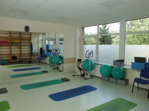 Šilalės rajono savivaldybės sveikatos centre puikiai išplėtota reabilitacija. Magneto terapija, povandeninio masažo vonios, naujausio modelio pažangiausios perlinės vonios, jaukiai įrengtas druskų kambarys, pažangiausia technika apstatytos kineziterapijos ir ergoterapijos salės. Na ir, žinoma, visų geidžiamas baseinas!