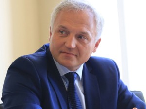 „Situacija nėra ir nebuvo lengva, tačiau turime planą ir aiškią viziją, kaip per keletą metų ligoninė gali tapti modernia ir kokybiškas paslaugas teikiančia įstaiga“, – tikina Anykščių ligoninės direktorius Dalius Drunga.