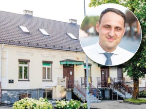 „Kai žmonėms siūlai išlaikyti tokias pat sąlygas, o jie vis tiek nusprendžia išeiti, akivaizdu, kad čia dėl pinigų“, – sakė Alytaus miesto meras Nerijus Cesiulis, kalbėdamas apie Pirmojo Alytaus pirminės sveikatos centro darbuotojų sprendimą išeiti iš darbo likus trims savaitėms iki įstaigos prijungimo prie Alytaus poliklinikos.