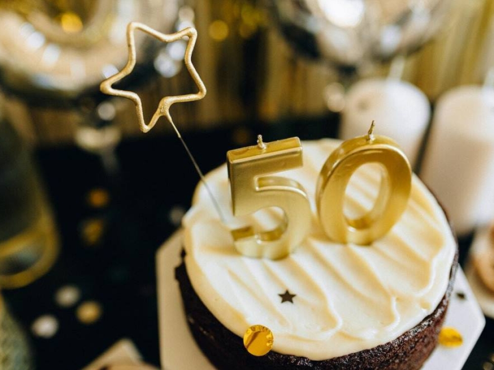 Su jubiliejumi pasveikins... ministrė