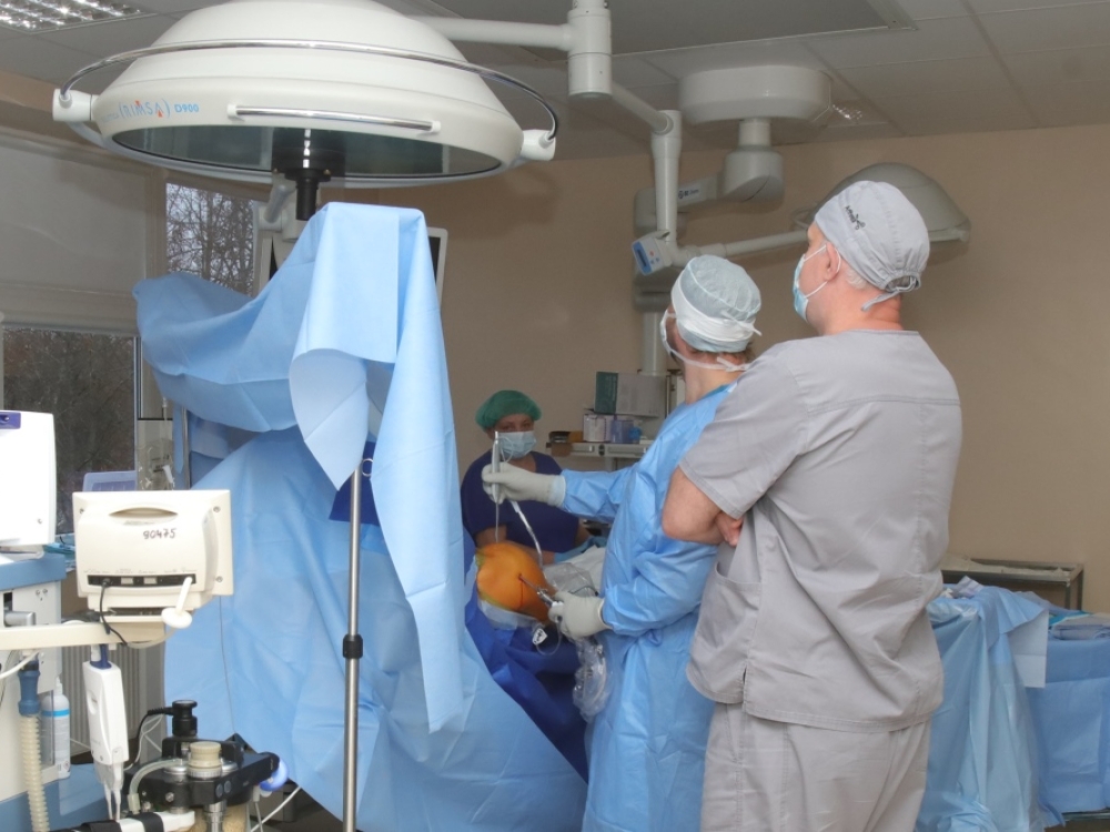 Absurdo teatras! Su tokiomis sutartimis ligoninės sako neišgyvensiančios