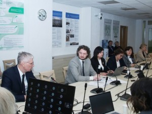 Už dienos chirurgiją – alkūnėmis iki centrinės valdžios