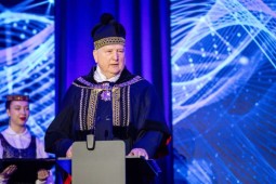 LSMU antrajai kadencijai inauguruotas rektorius profesorius akademikas Rimantas Benetis