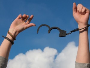 Priklausomybių reabilitacija: ar ji prieinama visiems?