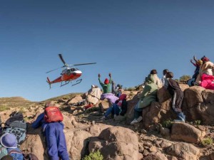 Kalnų gyventojus gelbėja „medikai skraiduoliai“
