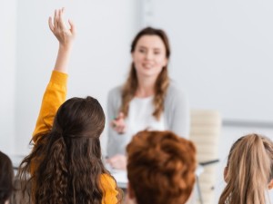 Kaip atsakyti į nepatogius paauglių klausimus apie kūną?