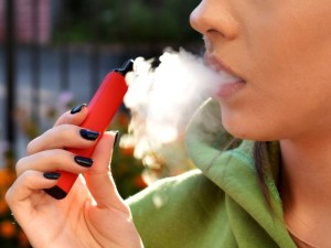 Už dūmų uždangos – vaikų sveikatos krizė