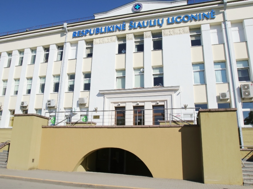 Dėl vadovo kėdės grumsis trise