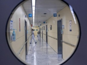 Ligoninės vėlavo gelbėti kankinamą kūdikį