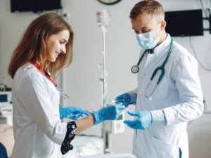 Seimas pritarė papildomoms rezidentūros vietoms, jas gavę medikai įsipareigos dirbti regionuose