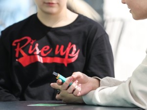 ES draudimai – jaunimui ar prieš rūkančiuosius?