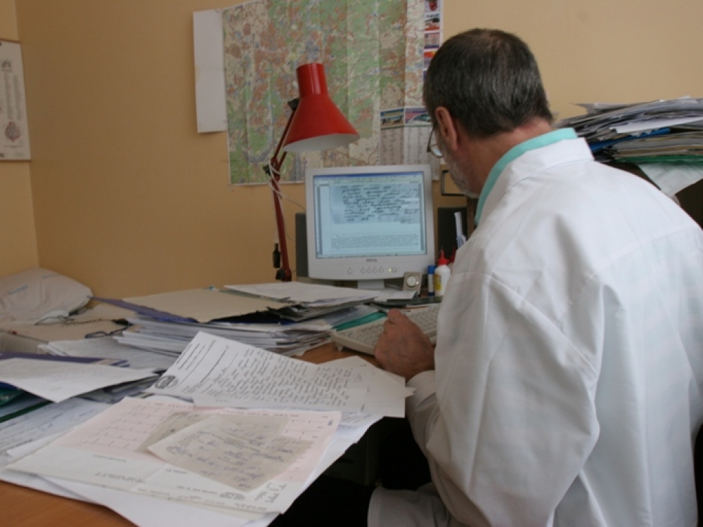 Medicininius dokumentus, pažymas ir receptus gydytojai sistemoje pildys pagal numatytus šablonus – tai daugeliu atvejų jiems leis sutaupyti laiko, patekti tikslesnes rekomendacijas. Gydytojai sistemoje matys informaciją apie pacientų draustumą.