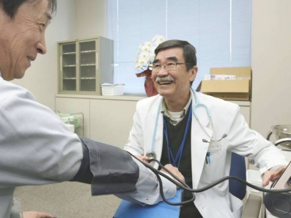 Gydytojų kvalifikacija ir patirtis, inovatyvios procedūros, šiuolaikiškiausi terapijos metodai ir tikslumas – visa tai lemia, kad Japoniją (jeigu piniginė leidžia) gydymui mielai renkasi ir turtingi užsienio valstybių pacientai.