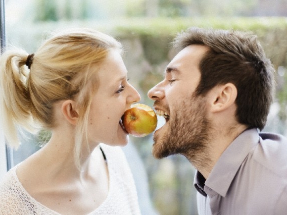 Nustatyta, kad dažniau ir daugiau obuolių valgančios moterys seksualiniais santykiais buvo patenkintos labiau nei tos, kurios jų valgė gerokai mažiau.