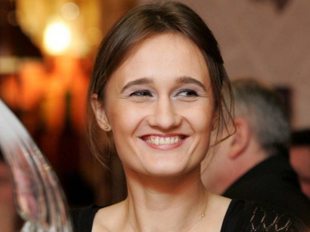 „Esu didelė šalininkė to, kad moterys, turinčios vaikų, neužsidarytų namuose – dirbtų mėgstamą darbą, turėtų įdomių užsiėmimų. Nors suprantu mamas, kurios vaikų labui visko atsisako“, - geriausia šalies šachmatininkė Viktorija Čmilytė.