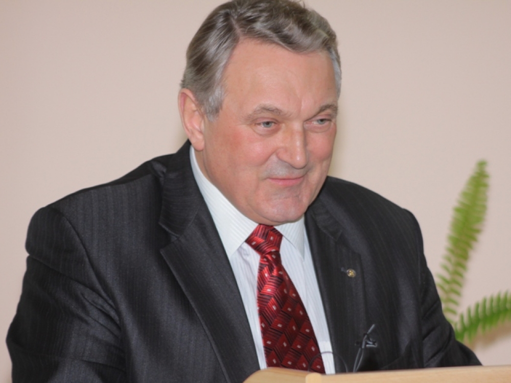 „Mano širdyje visada rusena noras, kad kilnus medicinos darbuotojų darbas būtų teisingai vertinamas ir suprantama“, - sako Petras Simavičius.