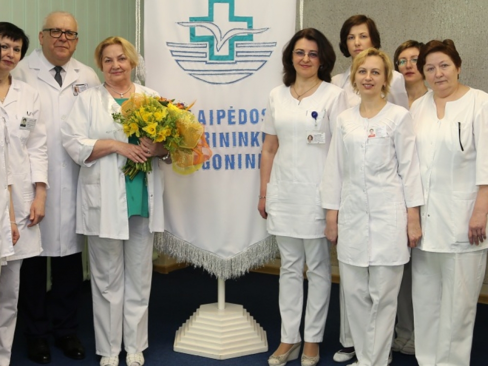 Klaipėdos jūrininkų ligoninės medikams išdalinti „Profesijos lyderio“ ženklai.