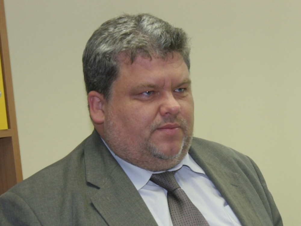 Alvydas Navickas atkreipė dėmesį, kad visai neseniai gavo kolegų psichiatrų bei psichoterapeutų iš Vokietijos pareiškimą, kuriame apgailestaujama dėl nederamos reakcijos į lėktuvo katastrofą. Vokietijos specialistai apgailestauja, jog, nepaisant to, kad nėra pakankamai patikimos informacijos apie tai, kas būtent paskatino antrąjį pilotą tragiškiems veiksmams, depresijos liga skelbiama „atpirkimo ožiu“.