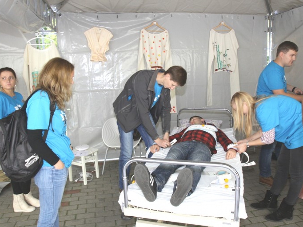 Vilniaus miesto psichikos sveikatos centro atvirų durų dienos metu įskūrusiame istorijos muziejuje siūlyta susipažinti su psichikos sutrikimų gydymo pokyčiais.