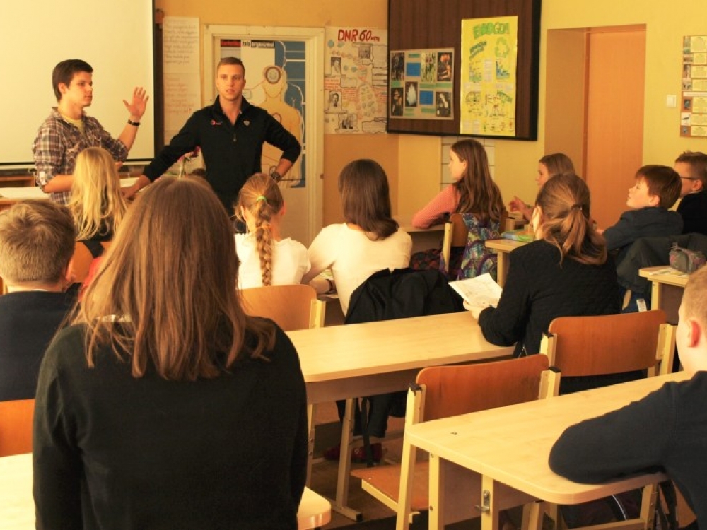 Kiekvienai projekte „Sveikatiados pusryčių klubas“ dalyvavusiai klasei buvo surengtas 4 savaičių užsiėmimų ciklas. Į užsiėmimus buvo įtraukti dietologai, mitybos specialistai, sportininkai ir Lietuvos medicinos studentų asociacijos nariai.