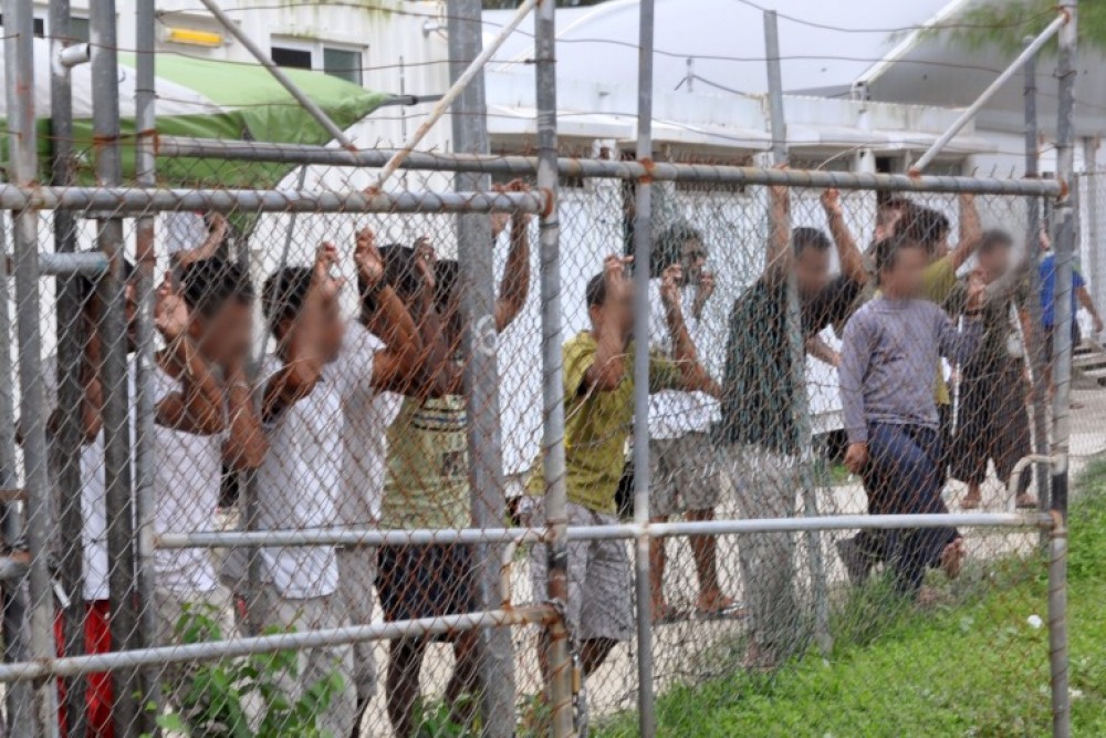 Sąlygas Nauru stovyklavietėje gyvenę bei gyvenantys vaikai, CNN žinioms, apibūdino kaip prilygstančias kalėjimui.