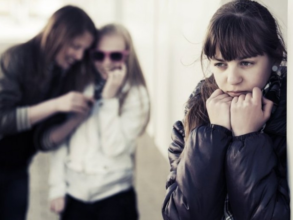 Socialinis tyrimas atskleidė, kad didžioji dalis vaikų, kurie buvo fiziškai užgauliojami, gyvena Estijoje, Anglijoje ir Vokietijoje. Daugiausia ignoruojamų vaikų gyvena Anglijoje, Rumunijoje, mažiausiai – Etiopijoje ir Pietų Korėjoje.