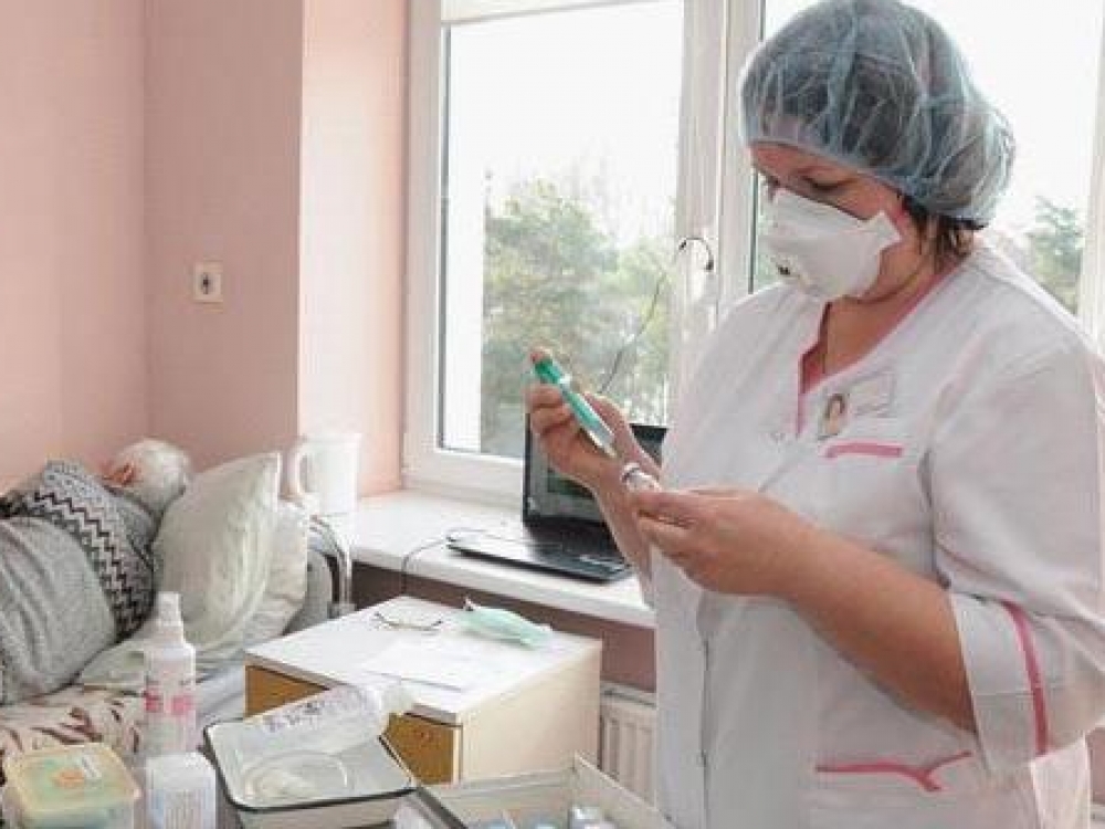 Iš viso Lietuvoje tuberkulioze serga apie 8,5 tūkst. asmenų. Teigiama, kad per metus vienas atvira tuberkuliozės forma sergantis ligonis gali užkrėsti apie 25 žmones.