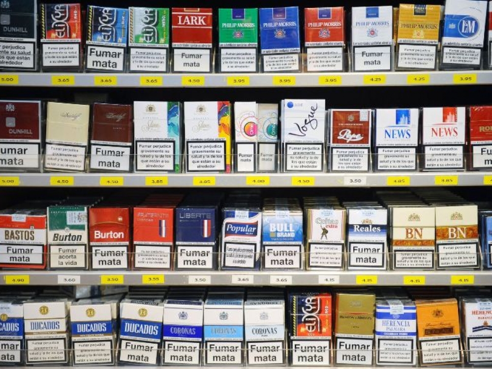 Siūloma sugriežtinti valstybės tabako kontrolės politikos vieną principų ir nustatyti, kad draudžiamas tabako gaminių įsigijimo ir (ar) vartojimo skatinimas bei rėmimas.