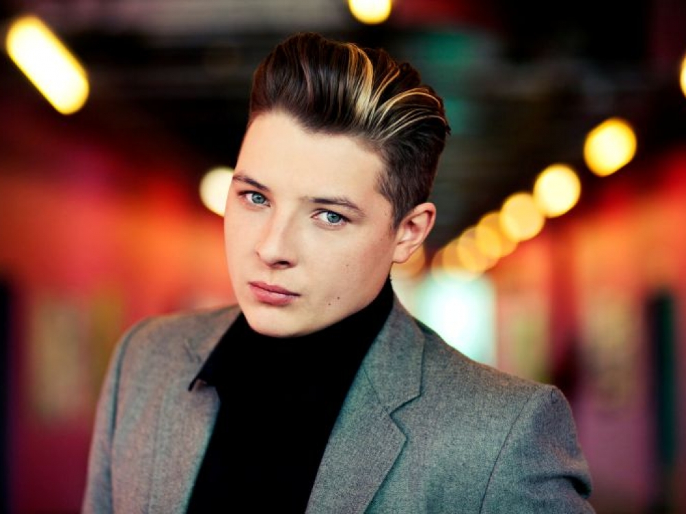 John Newman apie smegenų auglio atsinaujinimą žinojo jau kurį laiką, bet tai laikė paslaptyje – apie tai jis pasakė tik mamai, broliui ir dar keliems šeimos nariams. John nusprendė apie gydymą kalbėti atviriau po to, kai medikai jam rekomendavo šiek tiek pailsėti nuo darbo ir muzikos.