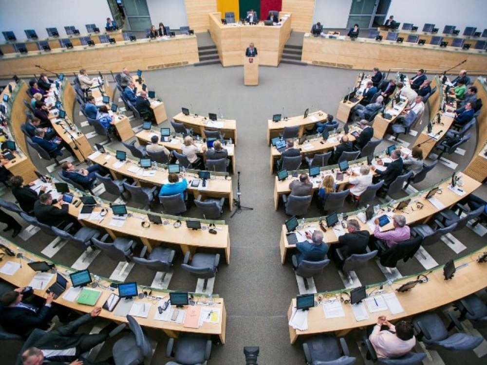 Naujajame Seime pasikeis trečdalis narių. Dalis ilgamečių parlamentarų, Seime dirbusių po tris keturias kadencijas, po rinkimų liko už durų. 