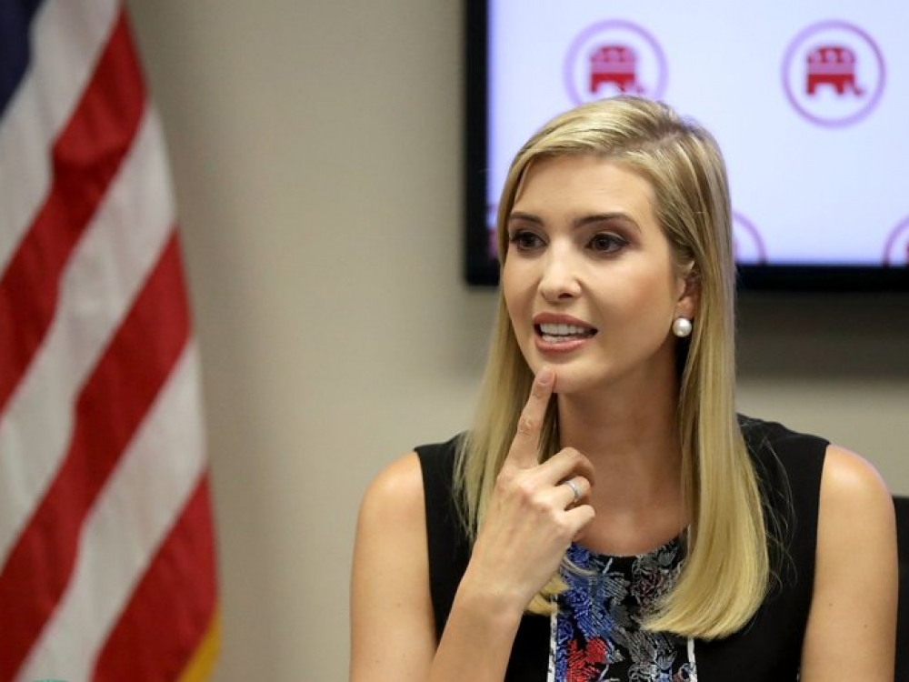 Naujai išrinkto JAV prezidento Donaldo Trumpo dukra Ivanka Trump, kuriai prognozuojamas ir pirmosios šalies ponios vaidmuo, teigia, jog jos visuomeninės veiklos prioritetai – moterų padėtis darbo rinkoje, Ji pabrėžia sieksianti užtikrinti tinkamas motinystės atostogų išmokas ir vaikų priežiūros išlaidas.