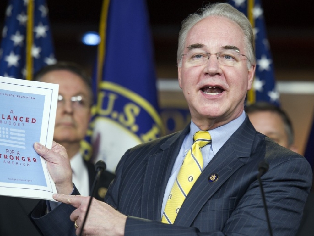 Kritikos strėlių JAV sveikatos priežiūros įstatymui, pramintam „Obamacare“, negailintis naujasis sveikatos ir žmogiškųjų paslaugų sekretorius Tomas Price‘as laikomas gerokai konservatyvesnės sveikatos apsaugos reformos šalininku nei daugelis kitų jo kolegų respublikonų Baltuosiuose rūmuose. Jo sveikatos apsaugos sistemos reformos vizija – stipriai sumažinti federalinės vyriausybės vaidmenį siekiant naudos laisvosios rinkos sistemai.