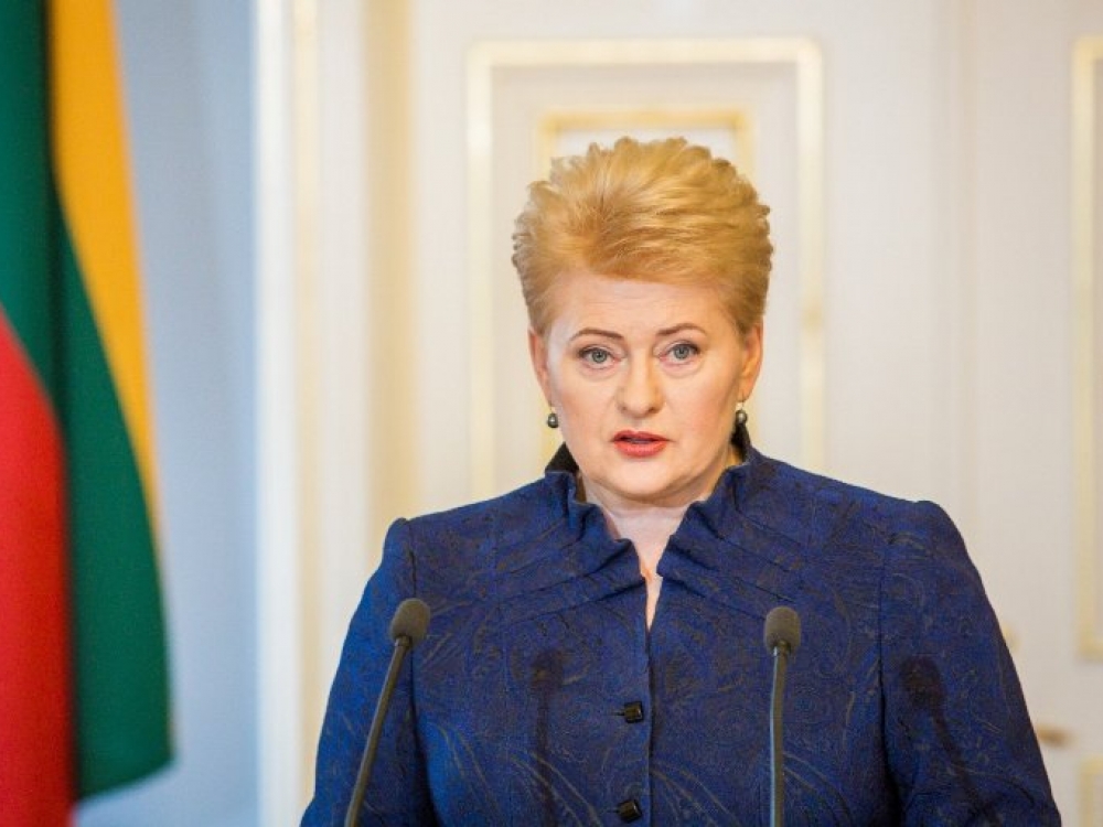 Lietuvos Respublikos Prezidentė Dalia Grybauskaitė teikia Seimui Baudžiamojo proceso kodekso pataisas, kuriomis įvedama prievolė visas nukentėjusių ar liudijančių vaikų apklausas vykdyti pasitelkus profesionalų psichologą ir tik specialiose patalpose.