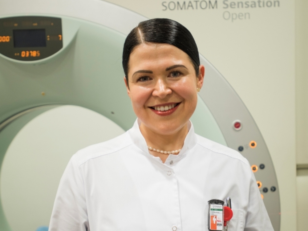 „Radiologijos technologai – ypač svarbi radioterapijos komandos dalis. Ši specialybė perspektyvi, jos specialistų Lietuvoje dar trūksta. Turime didelių ambicijų Klaipėdos universitete plėtoti radiologijos technologo studijas, ruošti tarptautinius magistrus“, - Klaipėdos universitetinės ligoninės Branduolinės medicinos centro vadovė dr. Aista Plieskienė.