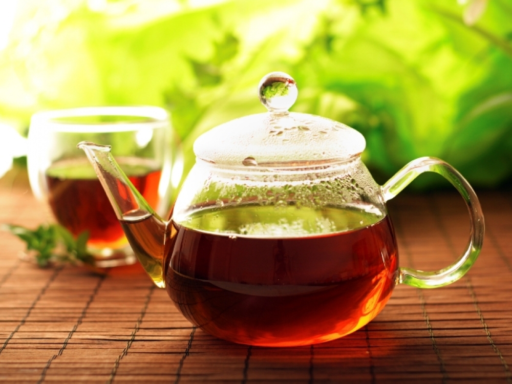 Pagrindinė taisyklė ruošiant arbatą – tinkama vandens temperatūra. Per karštas vanduo neleidžia skleistis arbatos gerosioms savybėms, mažina jose esantį eterinio aliejaus ekstrakto kiekį (kuris, beje, siekia tik apie 0,005 porc.), apkartina skonį. 