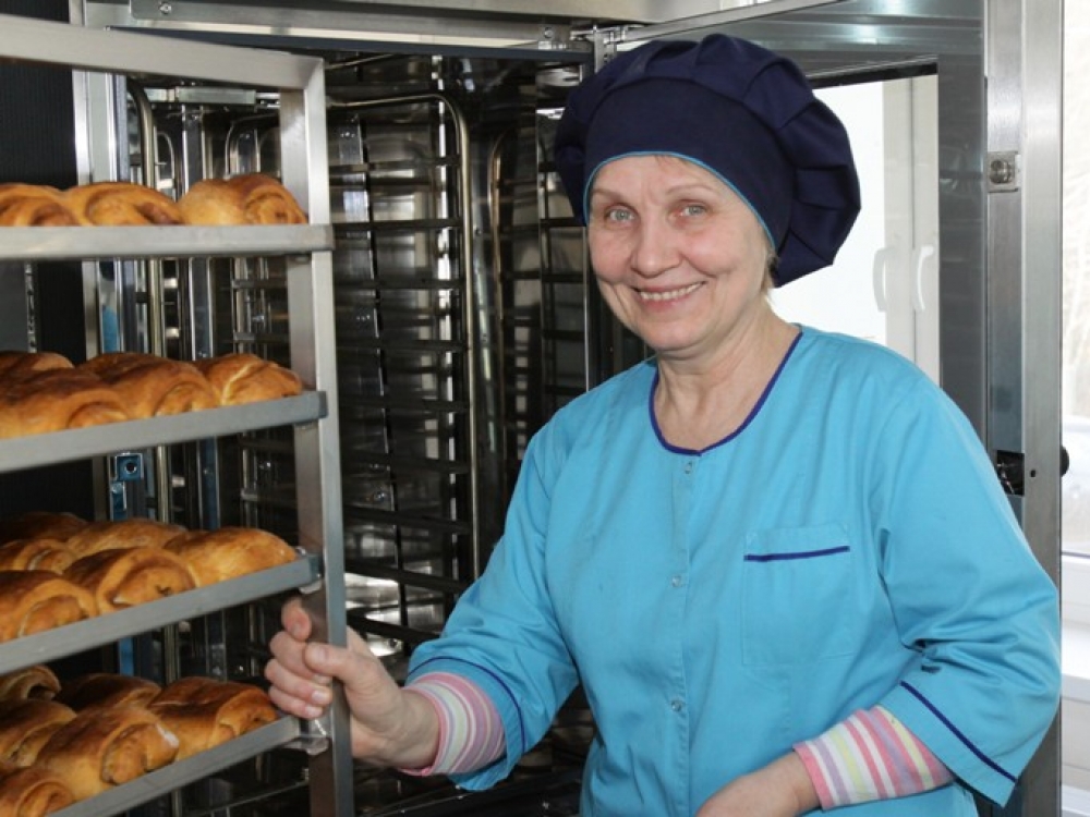 „Dabar iš tikrųjų esame modernūs, atitinkantys aukščiausius reikalavimus. Netgi patiems smagiau dirbti – šviesu, gražu, jauku. Viskas įrengta darbuotojų bei pacientų patogumui“, – darbo sąlygomis džiaugiasi Klaipėdos jūrininkų ligoninės Maisto paruošimo skyriaus vyresnioji technologė Danutė Valauskienė.