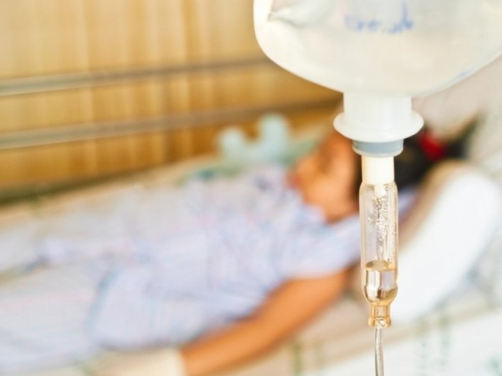 Dažniausiai žmonės salmonelioze užsikrečia suvalgę užterštą gyvūninį maistą – kiaušinius, paukštieną, pieną, rečiau kiaulieną, jautieną. 