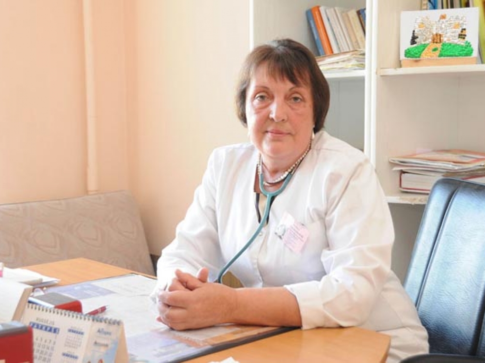 „Neramu, kad daugėja vaikų, ypač paauglių, turinčių psichikos sveikatos problemų. Vis daugiau vaikų prireikia psichologo ar net psichiatro pagalbos. Vaikai yra nervingi, ypač augantys nedarniose šeimose. Nors mokyklose ir dirba psichologai, problema neišspręsta. O pas psichiatrą daugelis vaikų tiesiog bijo eiti“, - sako Klaipėdos sveikatos priežiūros centro vyresnioji vaikų ligų gydytoja ir šeimos gydytoja Nijolė Mandeikienė.