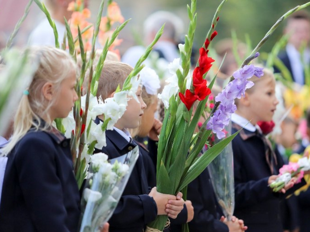Tam, kad vaikai norėtų mokytis ir sužinoti ką nors naujo, labai svarbu, jog jiems patiktų mokykla ir jie ten gerai jaustųsi emociškai.